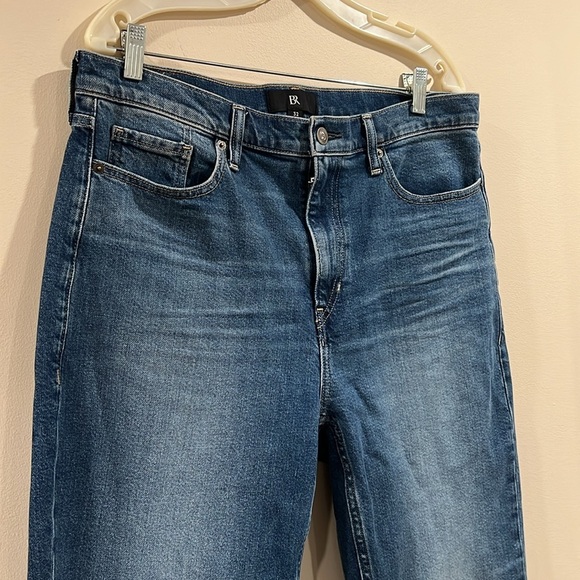 🔥BR  NWOT Classic Blue Jeans🔥 - Picture 3 of 8